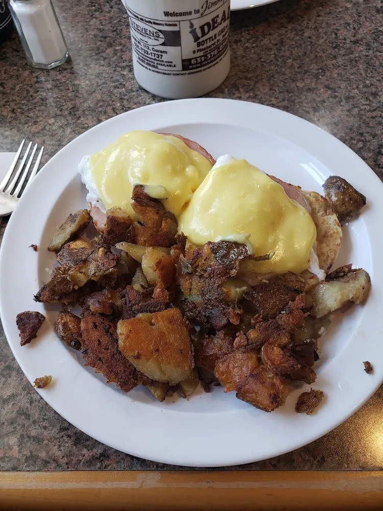 Eggs Benedict with Home Fries